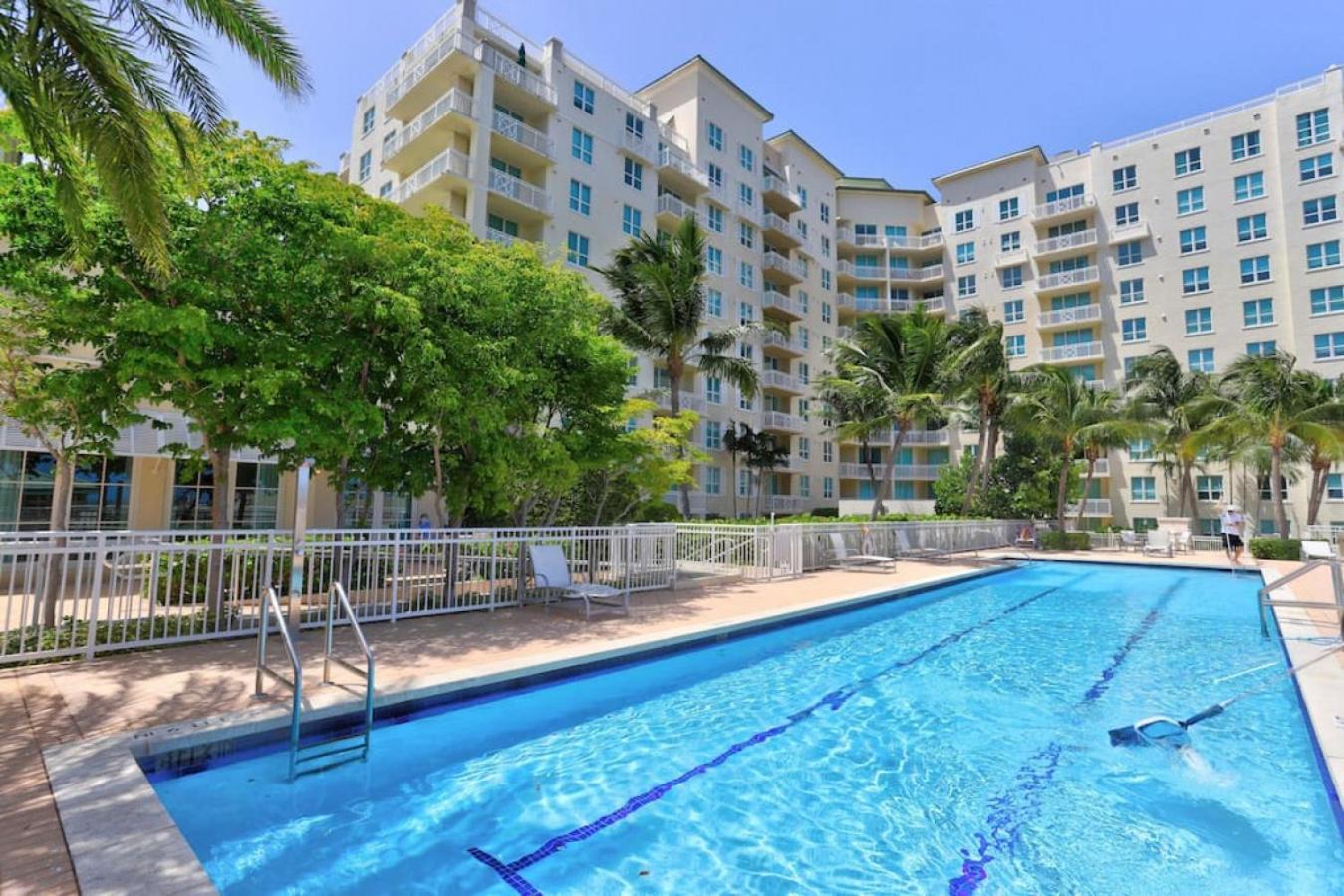 1Br Rooftop Pool-10 Min Walk To Beach Бойнтон-Бич Экстерьер фото